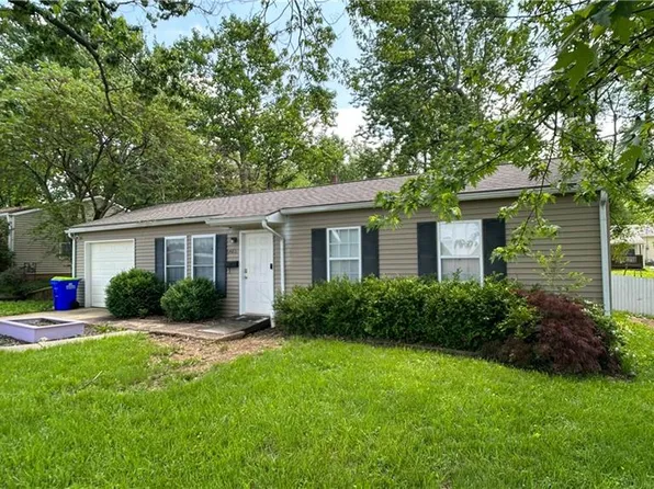 6405 E 152nd St, Grandview, MO 64030