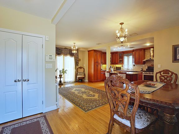 4th image of 56 Excelsior Ave