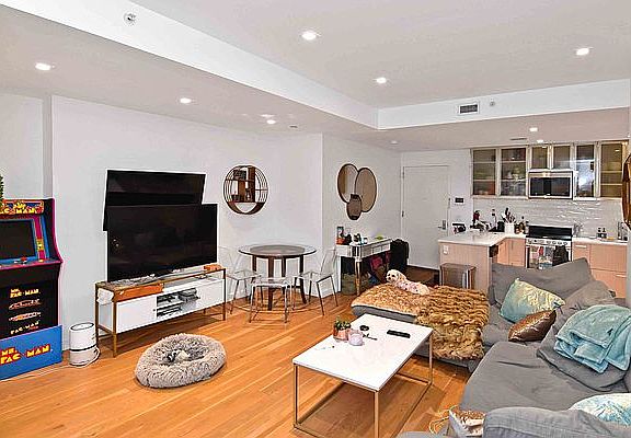 3rd image of 91 Attorney St APT 2E