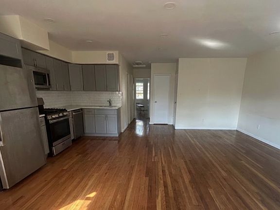 2nd image of 964 E 100th St #964