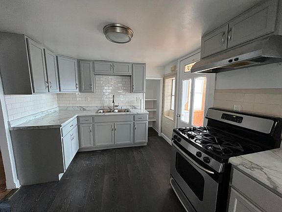 2nd image of 5905 W Peterson Ave #2