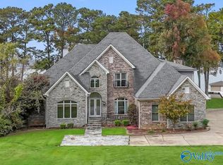 1389 Signal Point Rd, Guntersville, AL 35976