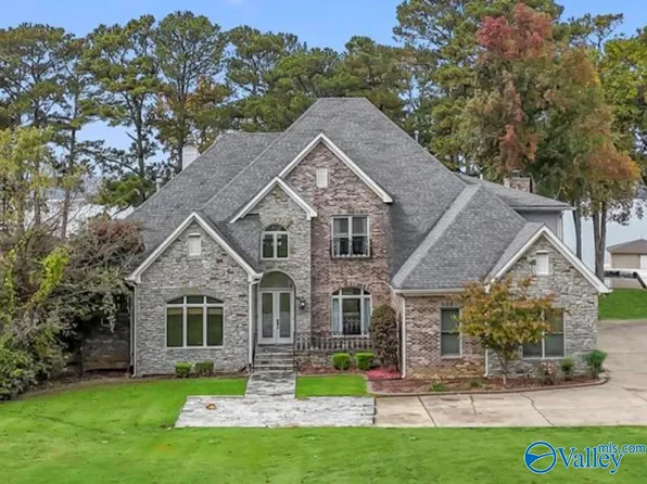 1389 Signal Point Rd, Guntersville, AL 35976