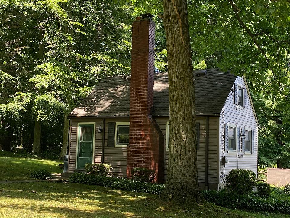 1st image of 2690 Silver Springs Dr
