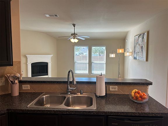 4th image of 217 Villanova Dr