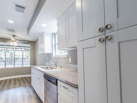 3rd image of 11011 Sagewillow Ln