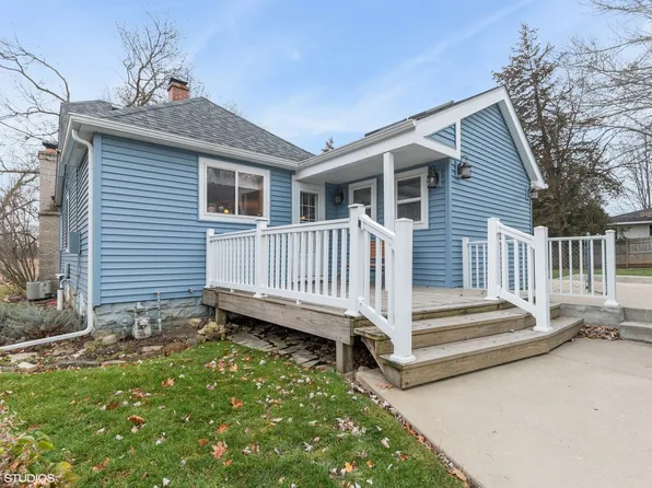 112 South Dr, Lakemoor, IL 60051