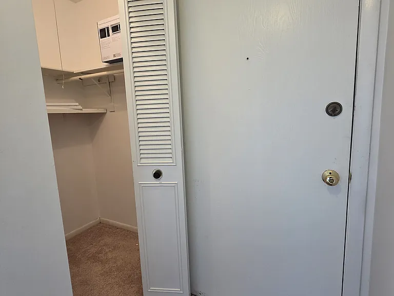 4 Crestview Ln #10 — Photo 15
