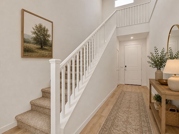 Valencia Entryway
