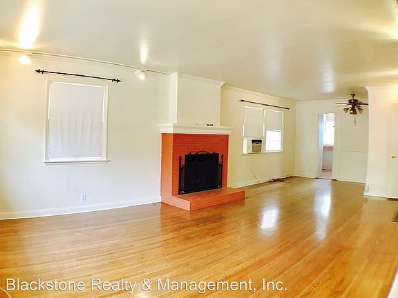 3rd image of 1422 Stanford St