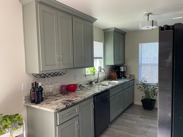 3130 Hillglenn Rd — Photo 2