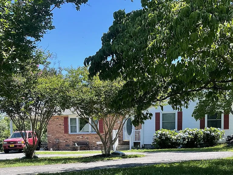 175 Blackwell Rd — Photo 2