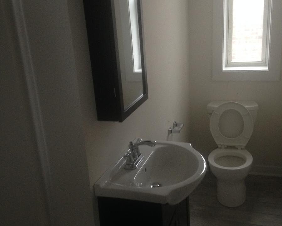 2nd image of 3235 S Racine Ave #Gr