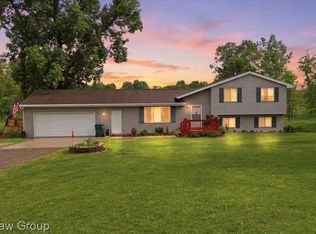 4495 Groveland Rd, Ortonville, MI 48462