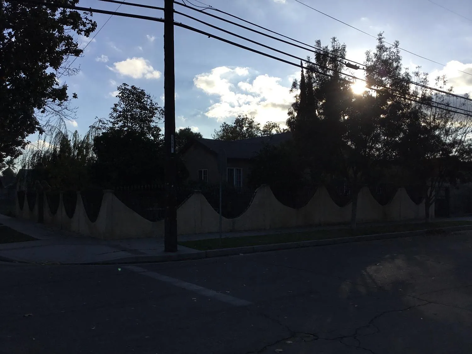 2304 S Holly Ave photo 1
