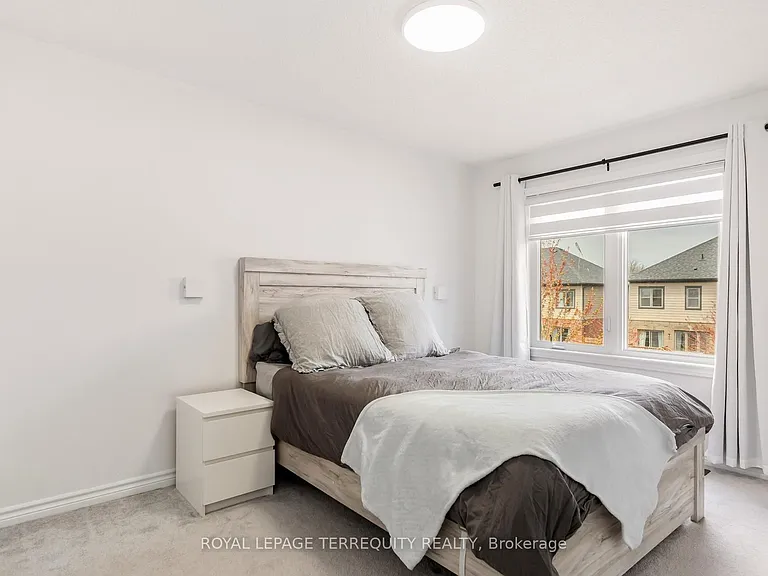 10 Deneb St — Photo 14