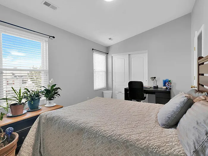 374 E Braidhill Dr — Photo 10
