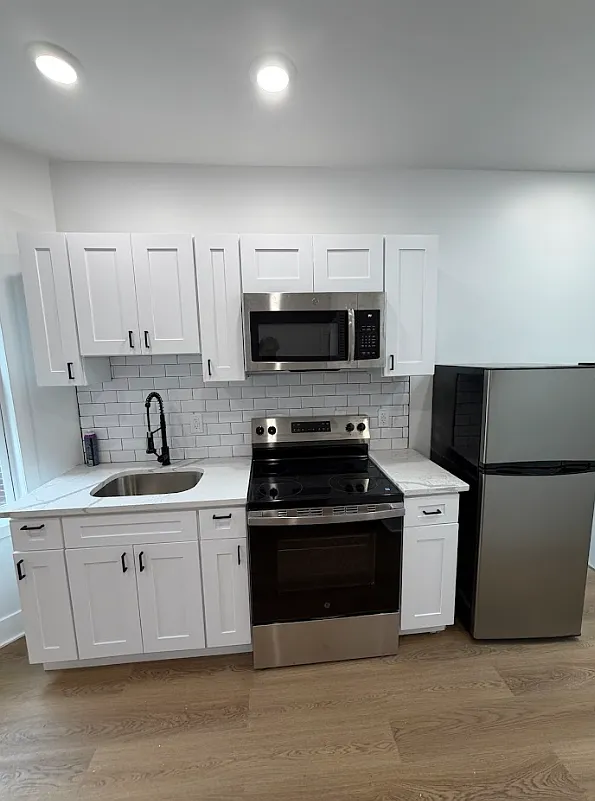 Building Photo - 5108 Hadfield St #2