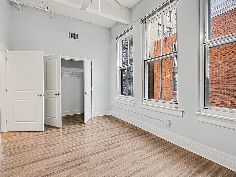 Newberry Lofts on 6th — Photo 24
