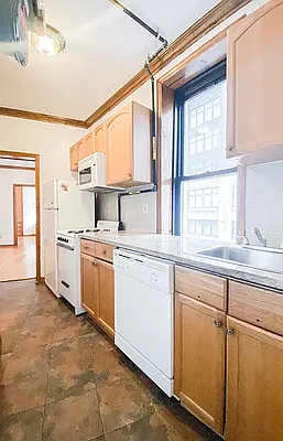 Rented by City Connections Realty | media 16