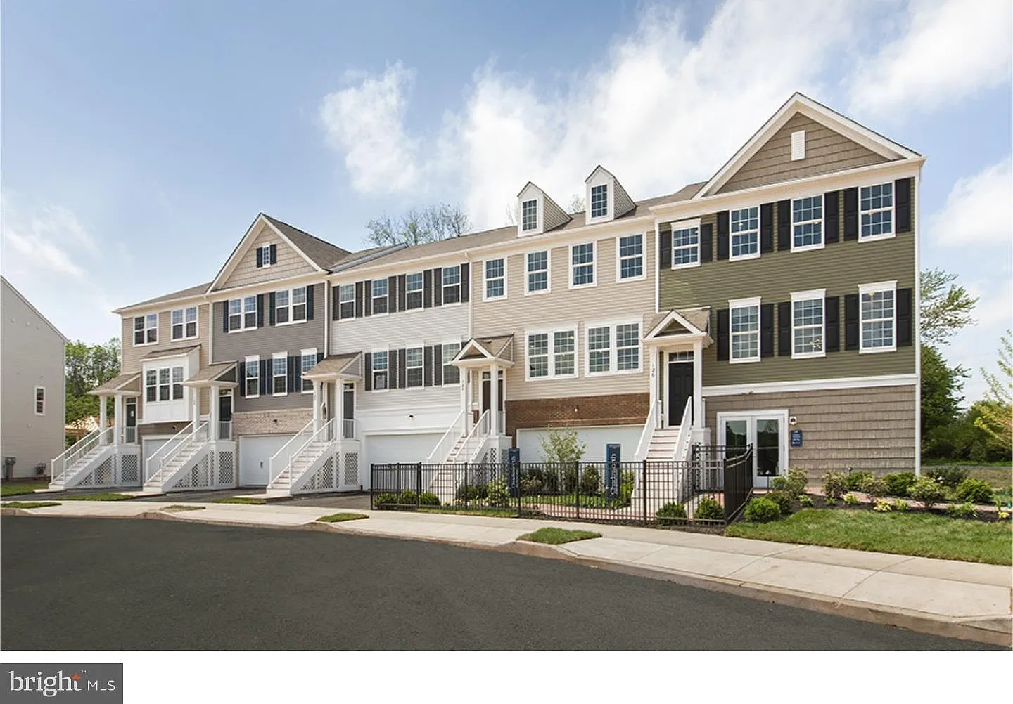 3 bed, 2.5 bath, 2231 sqft, $3,500 — Photo 1