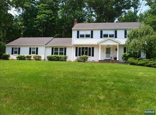 81 Valley View Ter, Montvale, NJ 07645