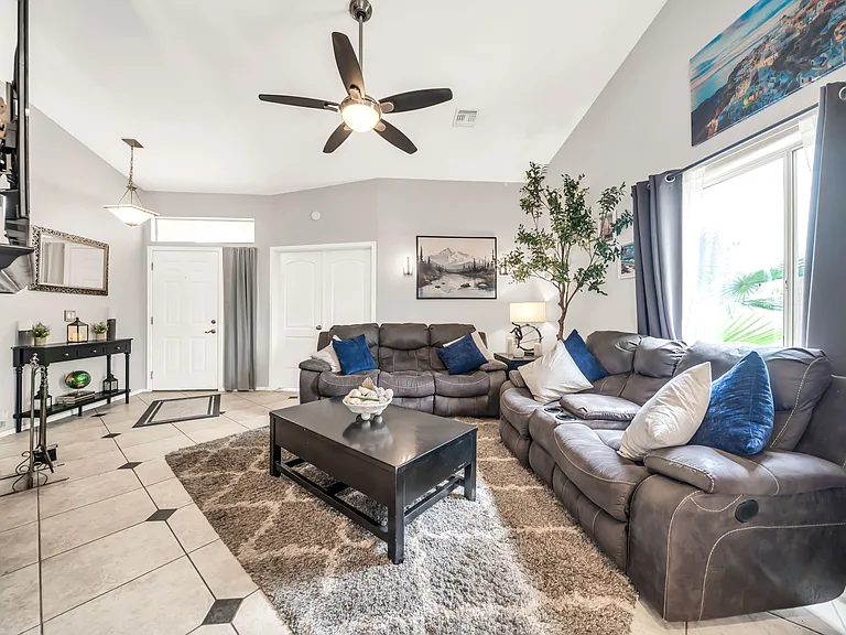 8741 W Acapulco Ln — Photo 9