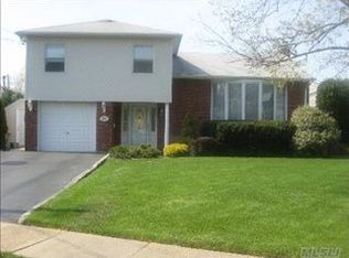 2441 Joel Dr, Bellmore, NY 11710