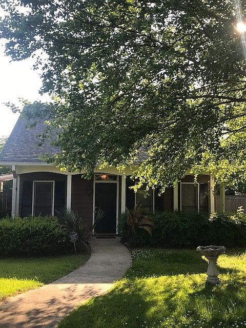 2nd image of 239 Bridgeford Blvd