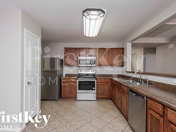 5th image of 39439 N Zampino St