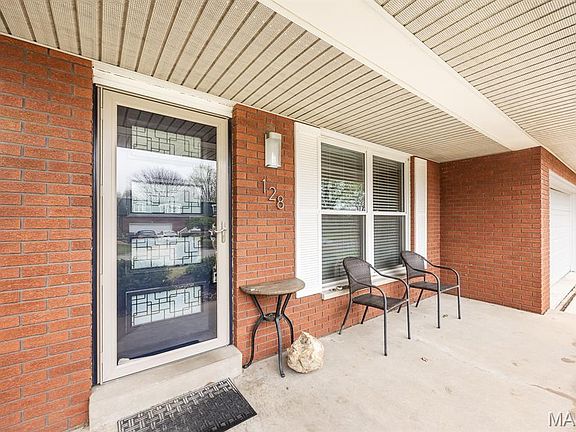 3rd image of 128 Stacy Dr