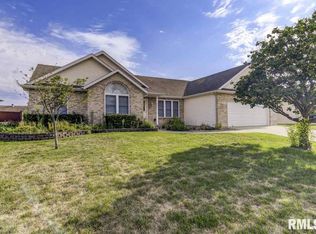 5012 Mountain View Dr, Springfield, IL 62711