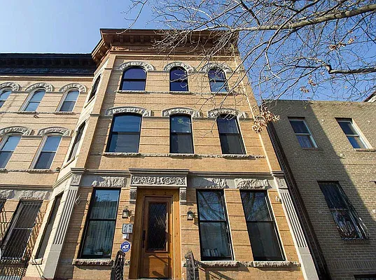 Rented by Artur Gutman, LREB | media 50