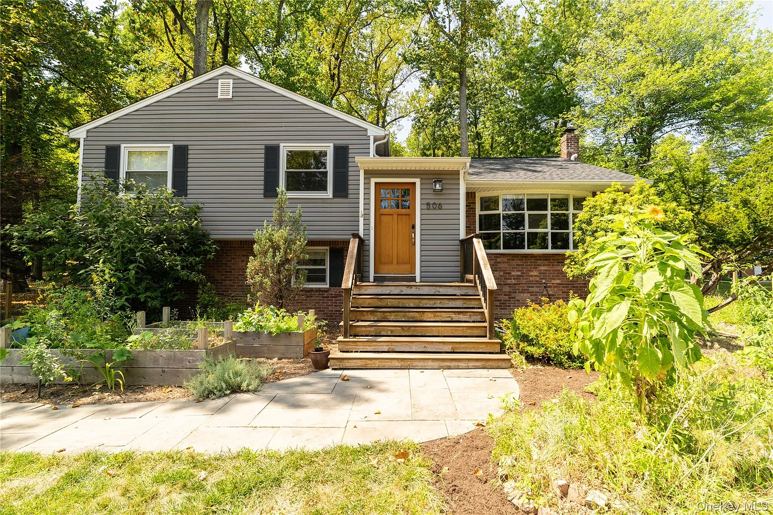 506 N Midland Avenue photo 1