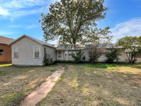 302 3rd St, Bovina, TX 79009