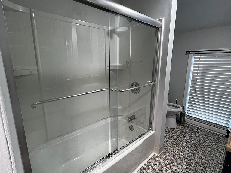 136 Grove Ave #2 — Photo 4