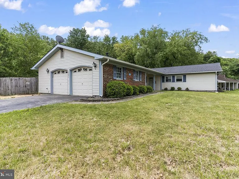 13501 Ivy Way — Photo 2