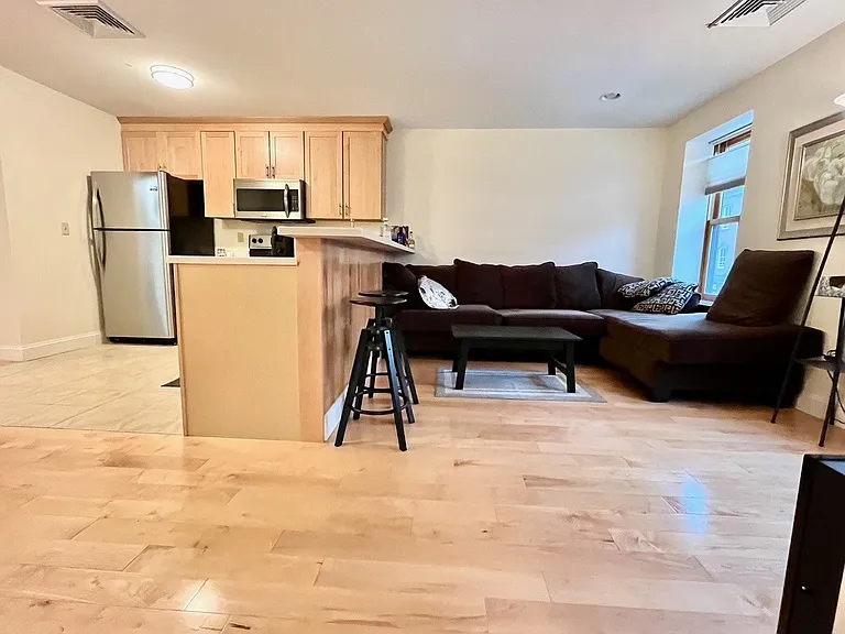 33 Bridge St #1 — Photo 2