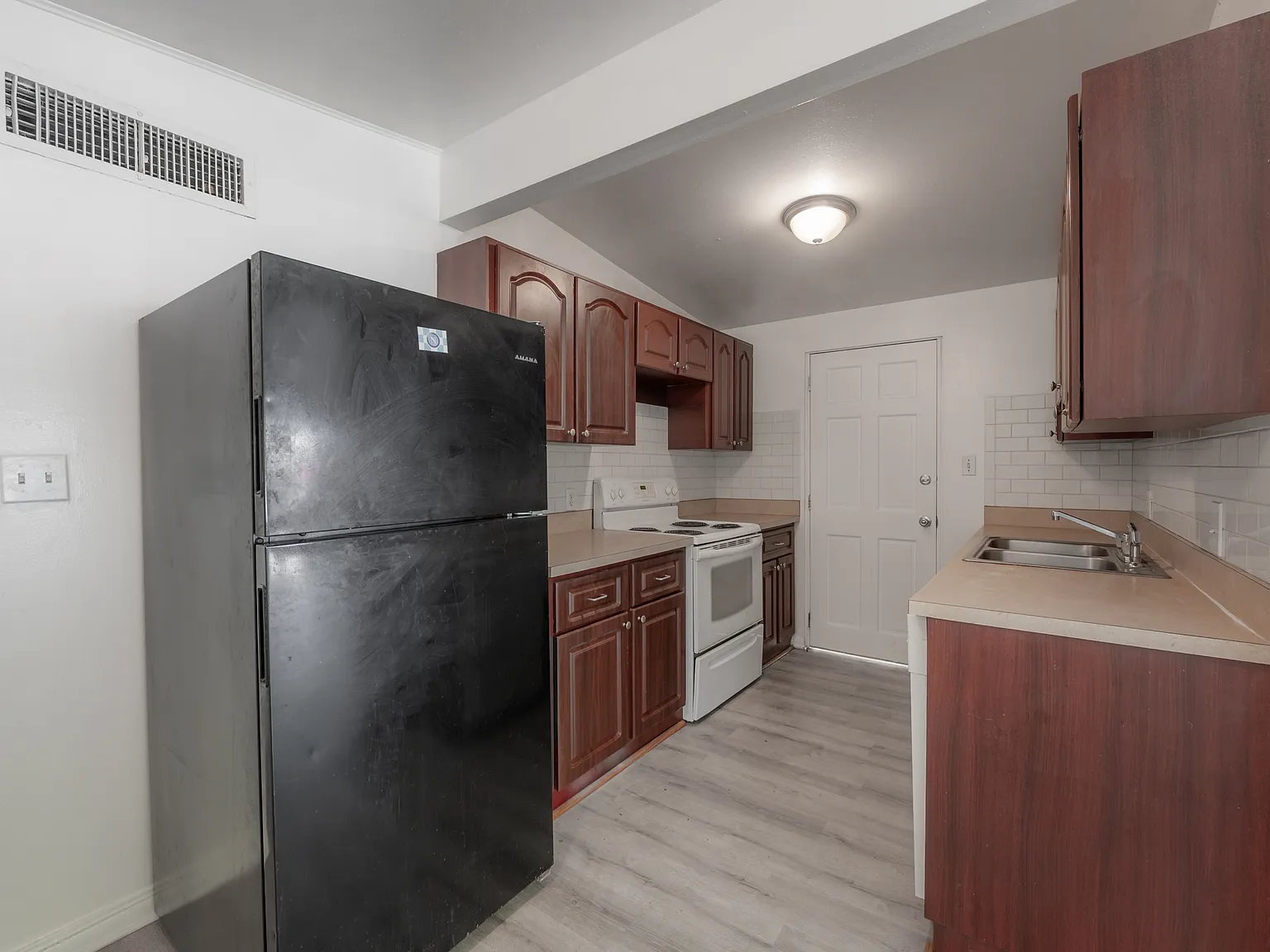 4017 Seminole Ave. - 1 — Photo 3