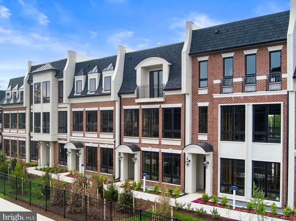 7043 Liberty Ln, McLean, VA 22101