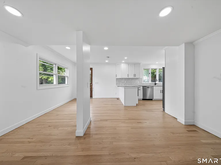207 Hillcrest Rd — Photo 8