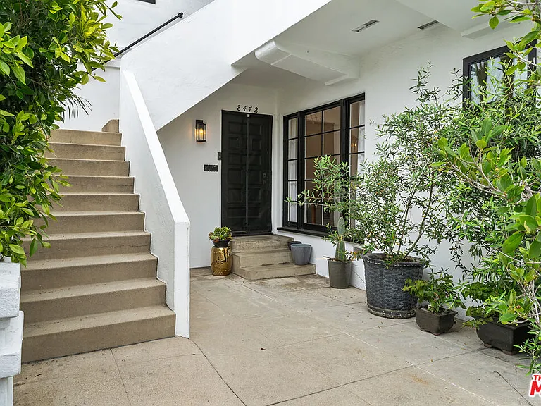 8472 Oakwood Ave — Photo 3