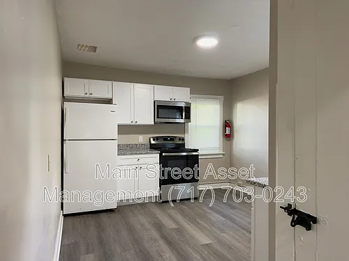 129 N Prince St Photo 1