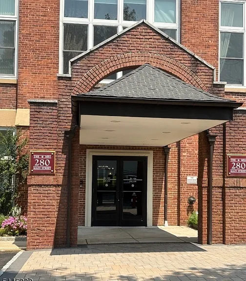 280 Main St — Photo 1