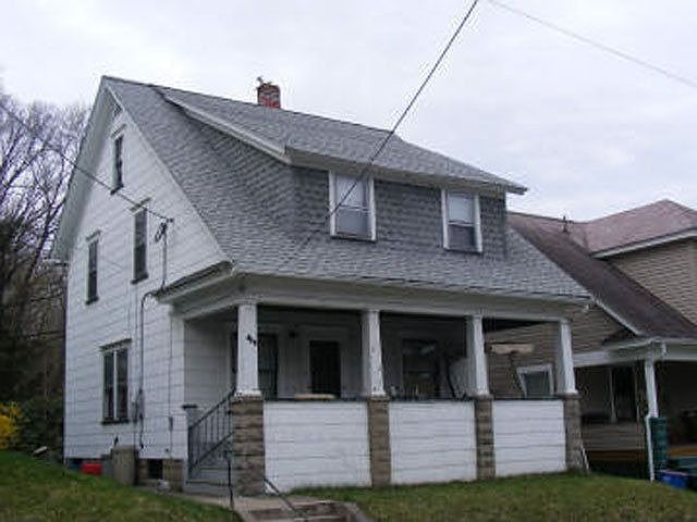 1st image of 590 Pine St