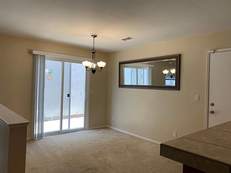 3027 Roadrunner Dr — Photo 8