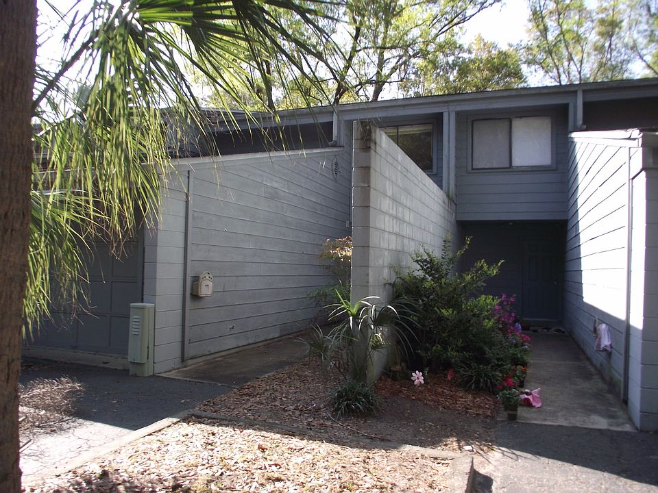1st image of 3024 NW 28th Cir