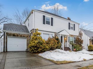 30 Gifford Avenue, Oceanside, NY 11572