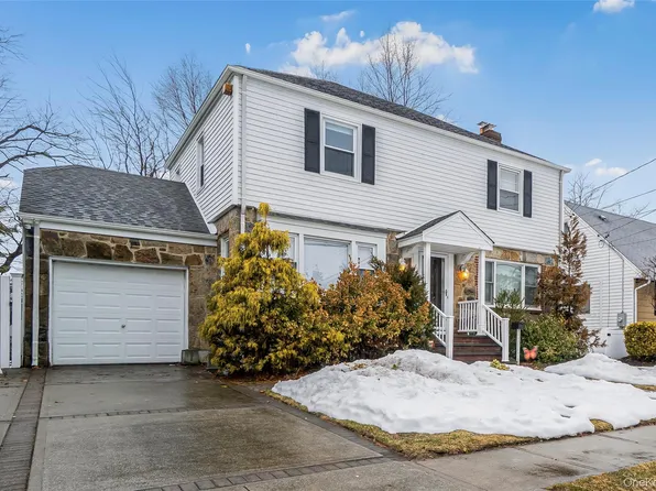 30 Gifford Avenue, Oceanside, NY 11572