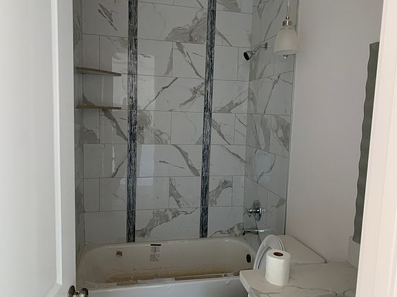 5th image of 2705 Liberty Dr